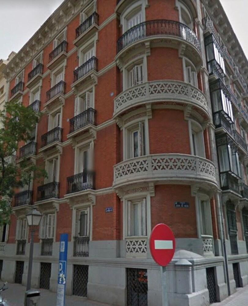 A And Z Juan De Mena (adults Only) 2*